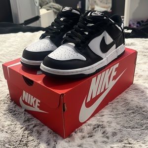 Nike Panda Dunk Lows | Black and White | Size 7Y